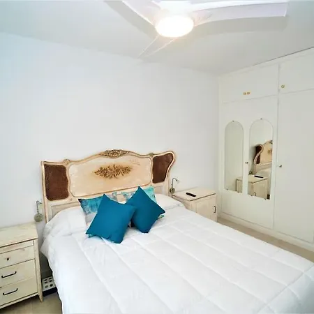 Apartamento Cerca Del Mar شقة *