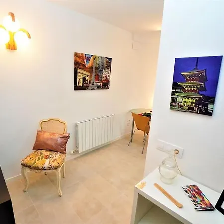 Apartamento Cerca Del Mar شقة *