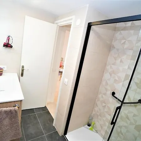 Apartamento Cerca Del Mar شقة
